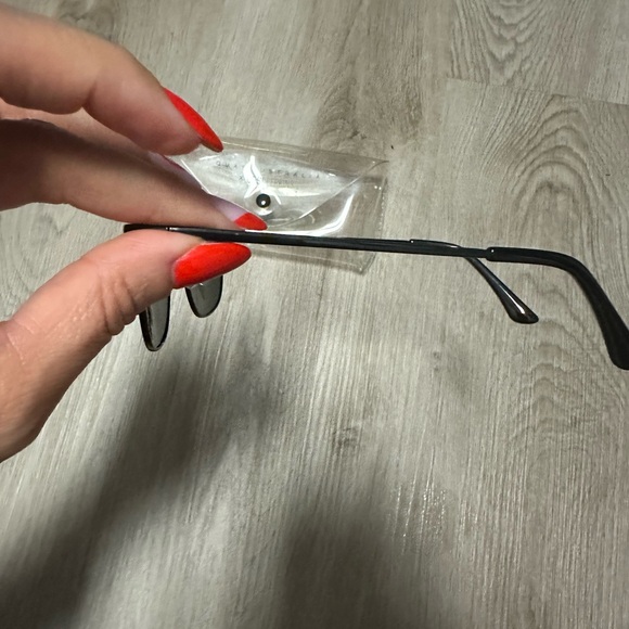 Quay Aviator Sunglasses - Picture 4 of 7